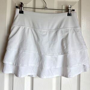 ATHLETA White Athletic Skirt Ruffled Tiered Built in Shorts Active Mini Skort